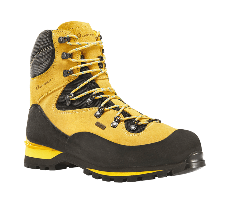 Mountaineering boots for semi-automatic crampons, waterproof and ideal for mountain activities such as mountaineering, trekking, and ice climbing.