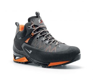 S7S Mountain Safety Shoe, ideal for quarry, construction site, and mountain work. Aluminum toe cap and Vibram sole.