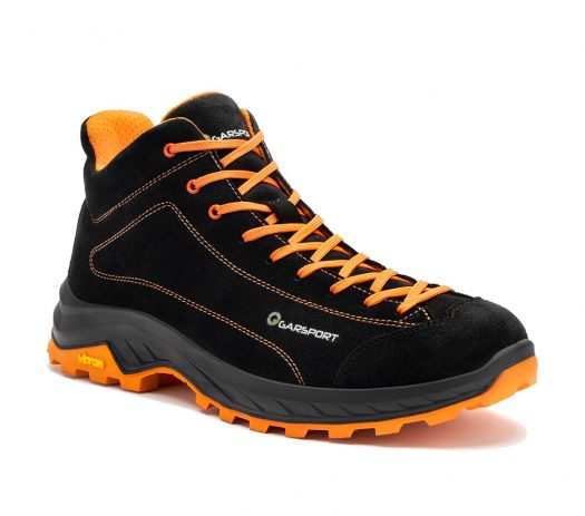Rozes MID suede trekking boot ideal for walking, trekking and approaching the mountains.