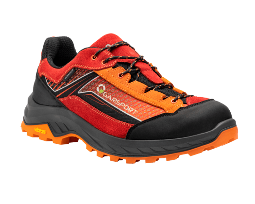 Lightweight and waterproof low hiking shoes, ideal for mountain walks and approach. Water-resistant with Vibram sole.