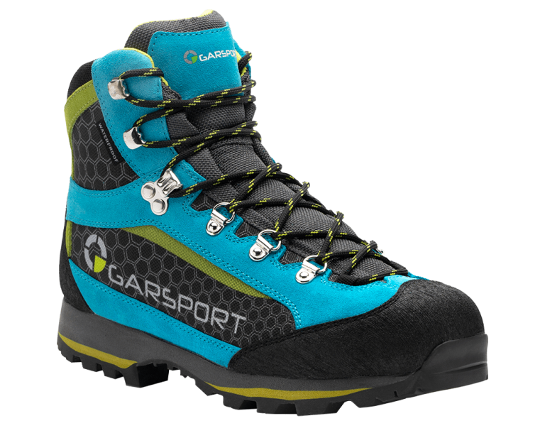 Women's Waterproof Hiking Boots ideal for mountain activities, trekking, and via ferratas. Boots with Vibram soles.