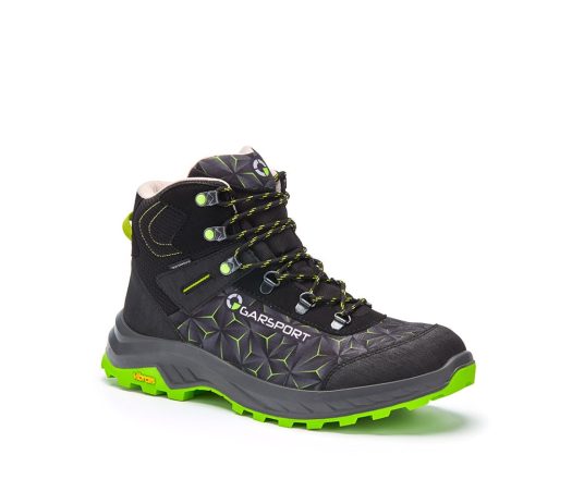 Lightweight hiking boots ideal for walking, mountain approaches, and outdoor activities. Waterproof with Vibram sole.