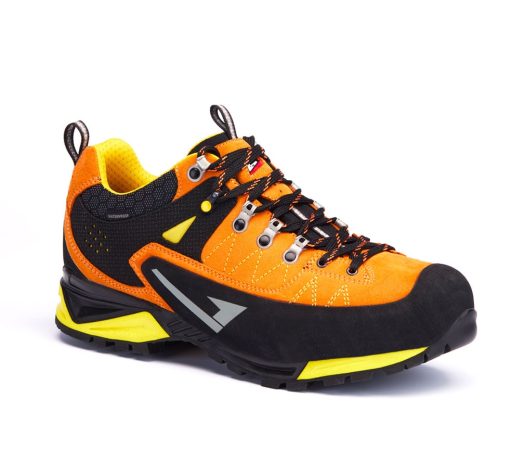 Scarpe Antinfortunistiche da Montagna S7S con suola Vibram, ideali per la massima sicurezza in ambienti difficili, nei boschi e in cava.