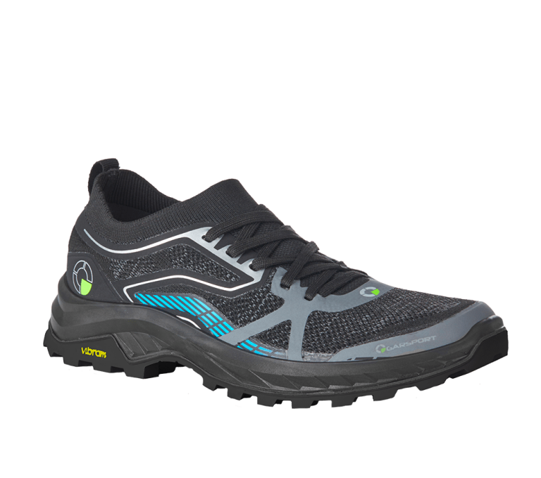 Chaussure d'approche légère pour la randonnée et les activités en plein air, imperméable et confortable avec semelle Vibram. Idéale en montagne et en ville.