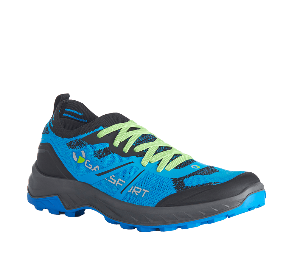 Trekking shoe for approach, ideal for outdoor excursions, waterproof, comfortable. Breathable, lightweight. Ideal for mountain and city.