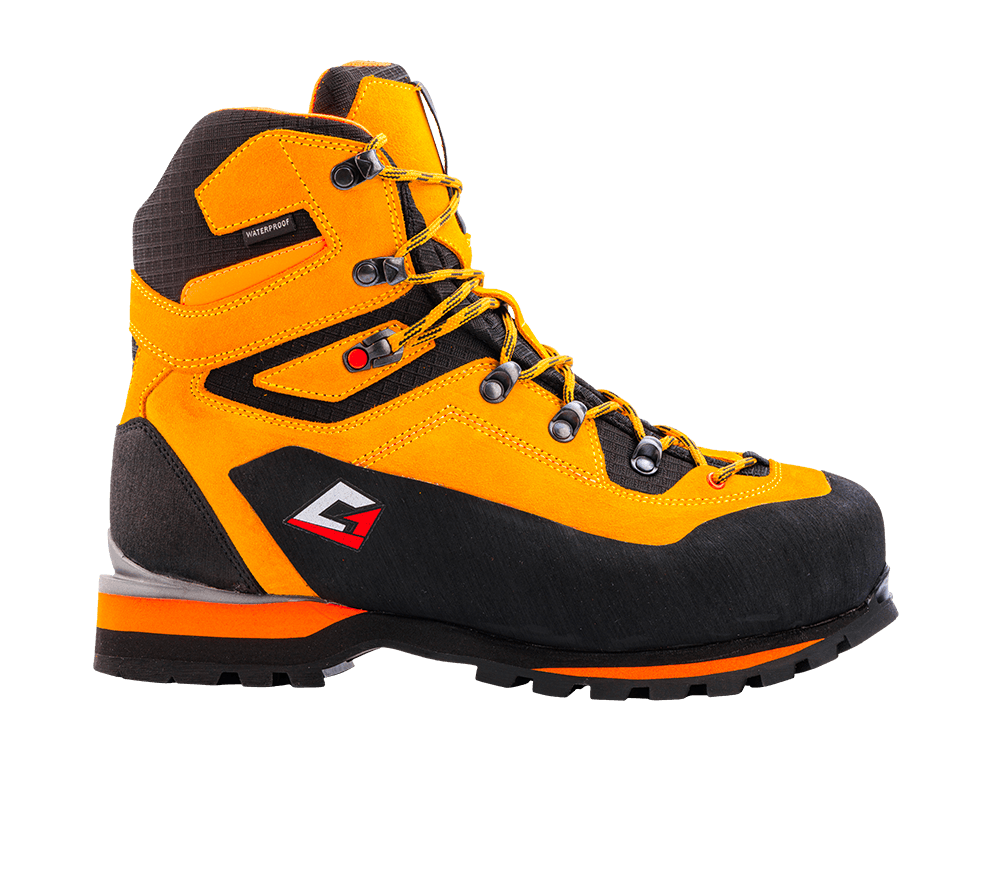 Sierra Mid mustard orange boots stability on mountain terrain