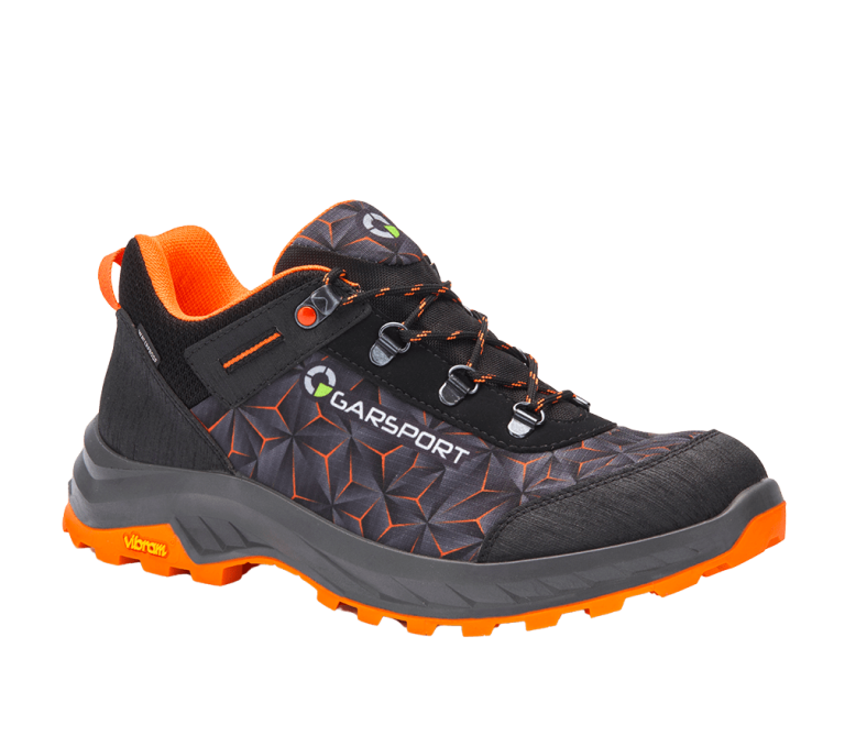 Scarpe basse da trekking leggere, ideali per le passeggiate, l'approccio in montagna e l'outdoor. Impermeabili con suola Vibram.