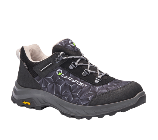 Scarpe basse da trekking leggere, ideali per le passeggiate, l'approccio in montagna e l'outdoor. Impermeabili con suola Vibram.