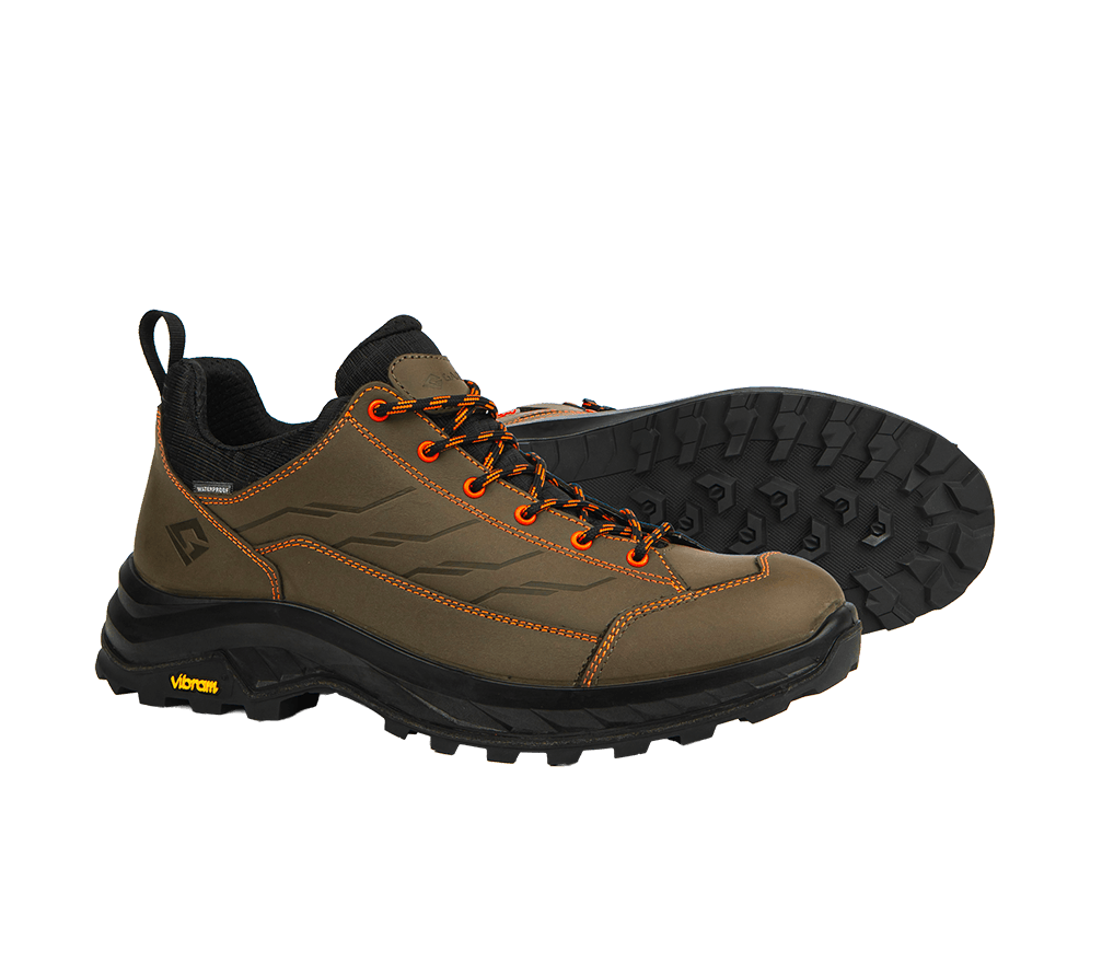 Scarpe trekking uomo impermeabili Gavia Low WP con suola Vibram Barw